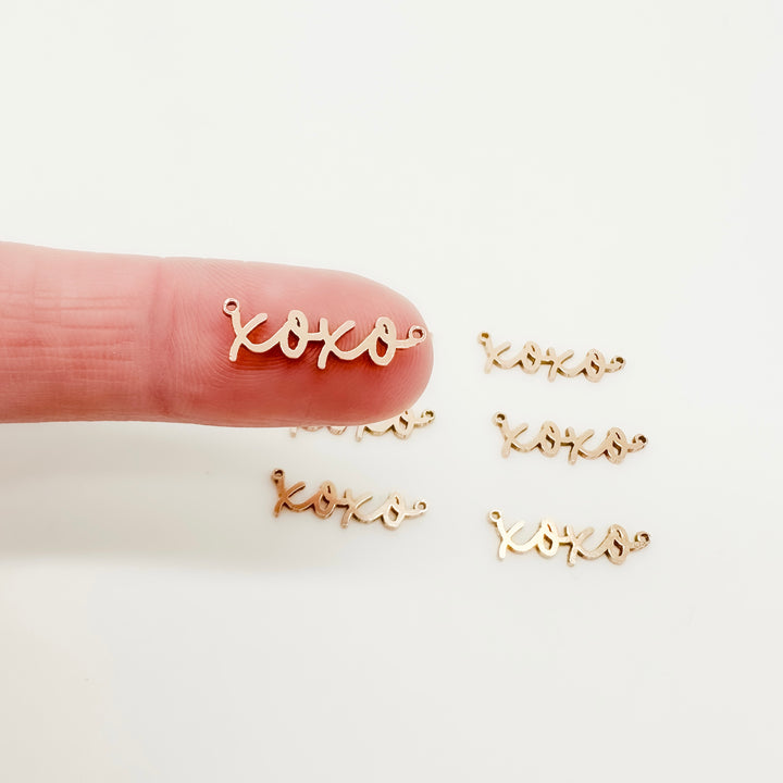 xoxo connector, gold filled xoxo connector, xoxo charm, valentine's day charm, valentine's day connector, valentine's day gift, essbe, permanent jewelry supplier, gold filled charms