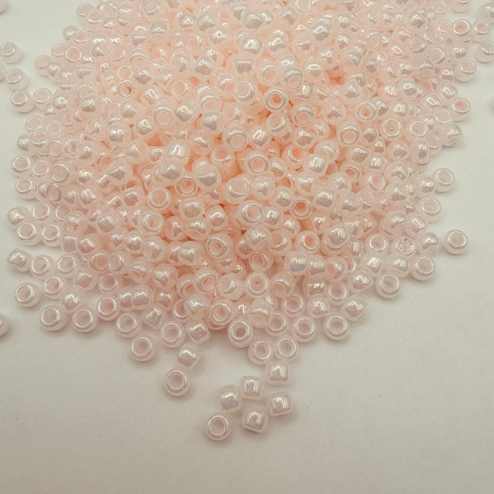 TOHO Round Seed Beads 8/10