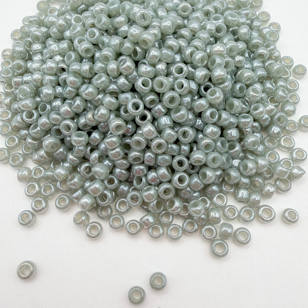TOHO Round Seed Beads 8/10