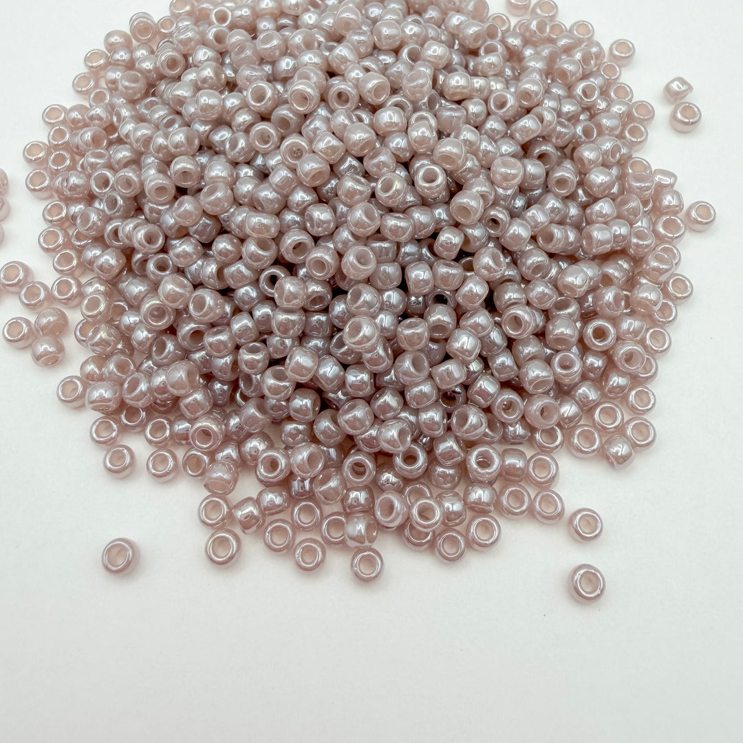 TOHO Round Seed Beads 8/10