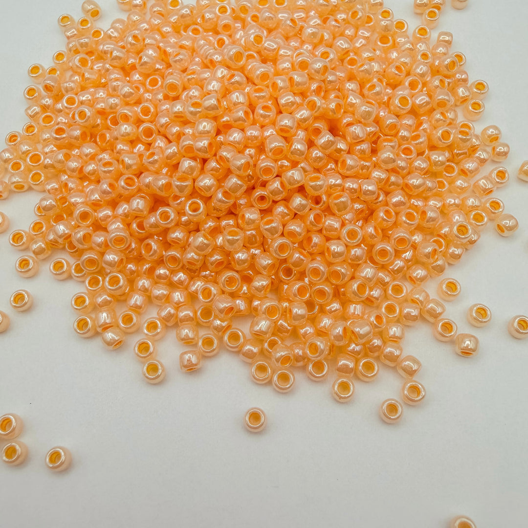TOHO Round Seed Beads 8/10