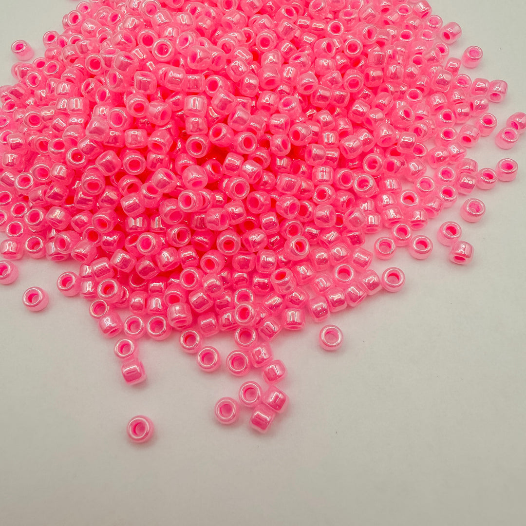 TOHO Round Seed Beads 8/10