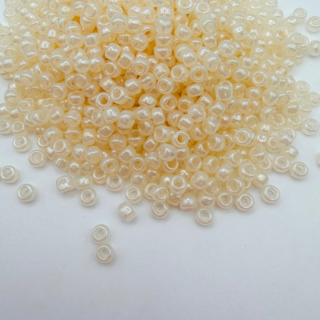 TOHO Round Seed Beads 8/10