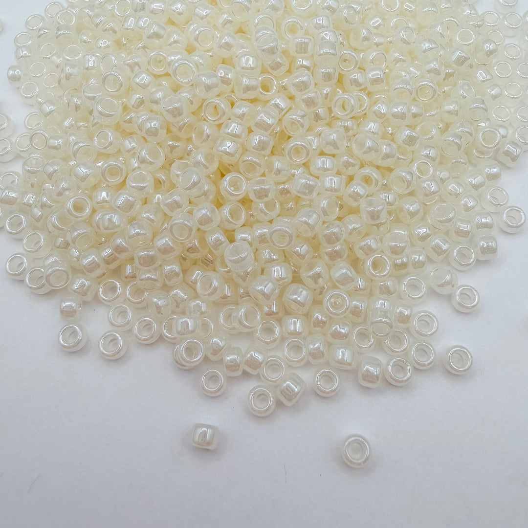 TOHO Round Seed Beads 8/10
