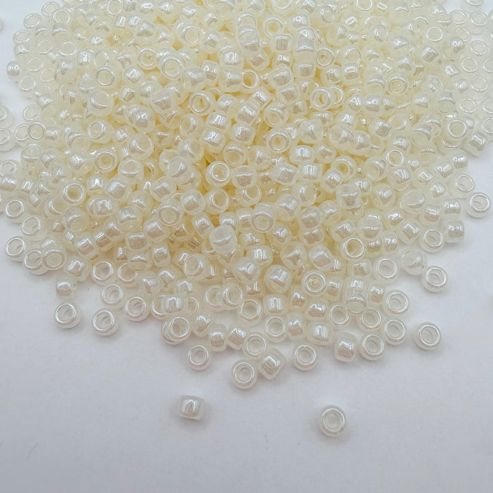 TOHO Round Seed Beads 8/10