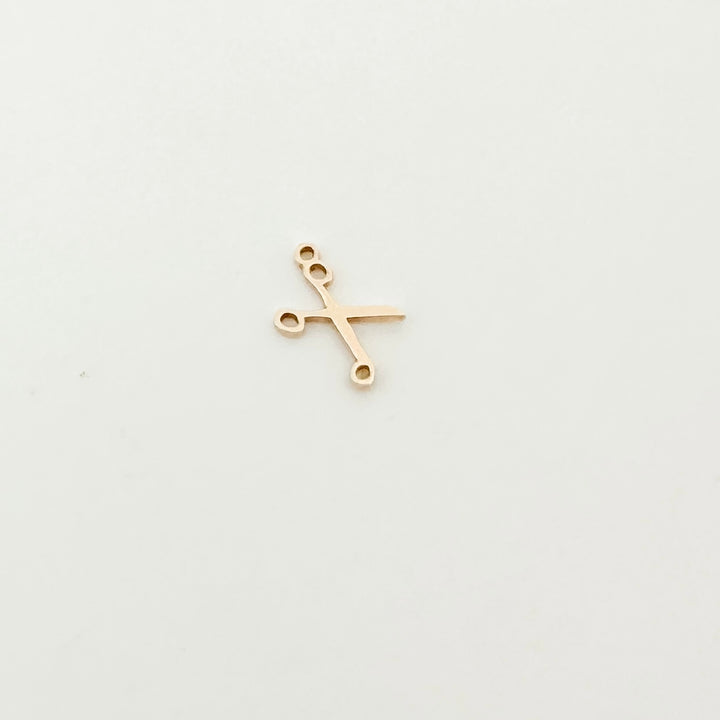 gold filled scissors connector, gold filled connectors, permanent jewelry connectors, essbe jewelry supply, permanent jewelry supplier, scissors charm, scissors connector, sterling silver scissors charm