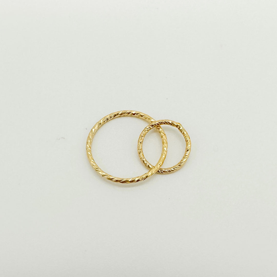 Intertwined circle connectors for permanent jewelry or jewelry making