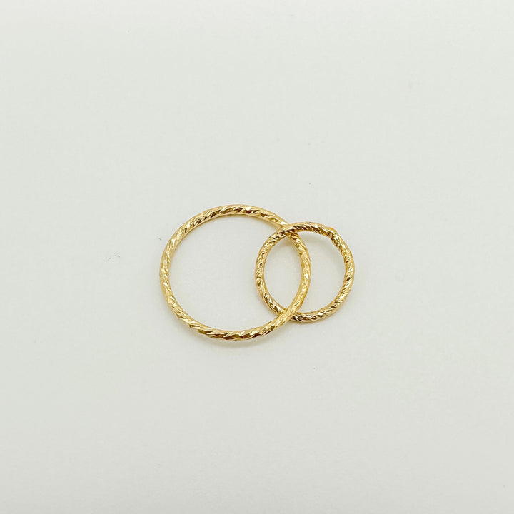 Intertwined circle connectors for permanent jewelry or jewelry making