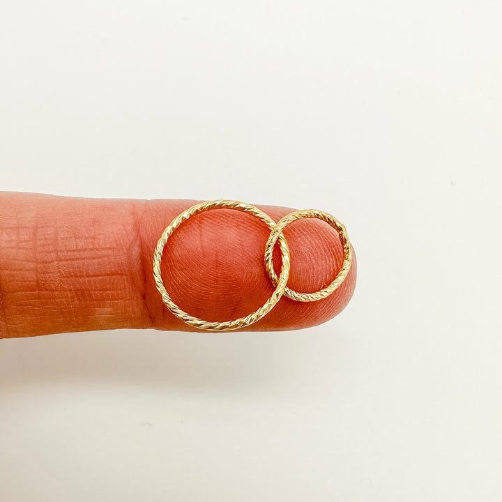 Intertwined circle connectors for permanent jewelry or jewelry making