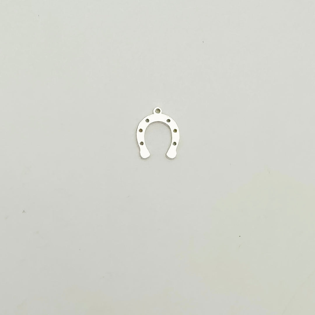gold filled horseshoe charm, gold filled charms, permanent jewelry charms, essbe jewelry supply, permanent jewelry supplier, horseshoe charm, western charm